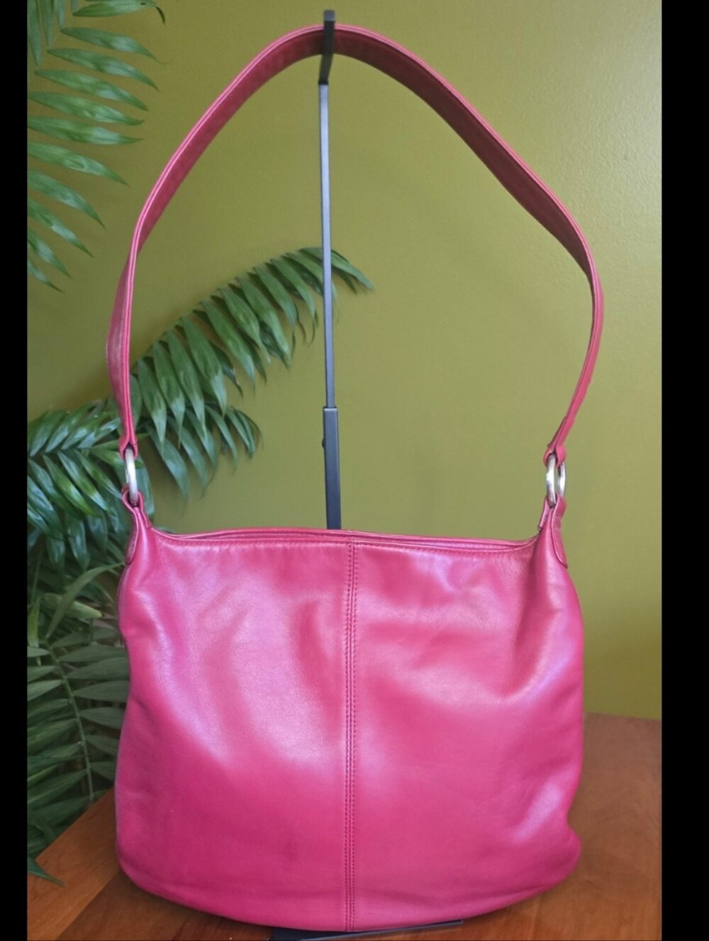 Kenneth Cole Reaction Burgundy Red Shoulder Bag